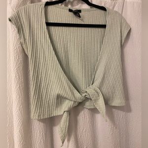 Forever 21 tie front crop top size small